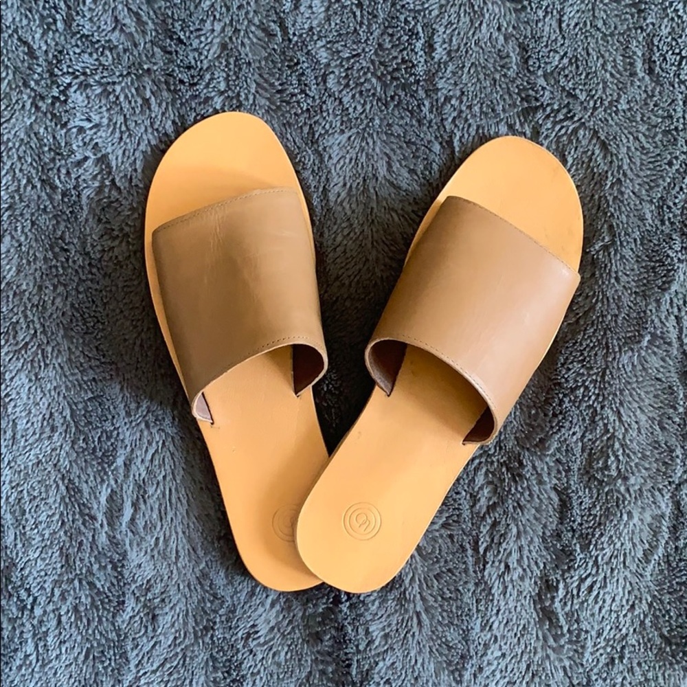 NWOT Urban Outfitters slides
